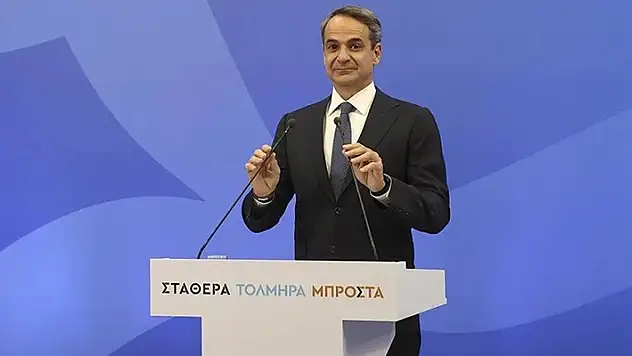 Yunanistan'da seçimi Yeni Demokrasi önde bitirse de tek başına hükümet kuracak oya ulaşamadı
