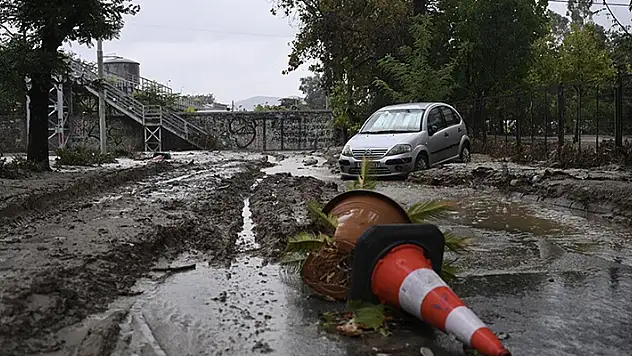 Yunanistan'da sel nedeniyle hayatını kaybedenlerin sayısı 2'ye çıktı
