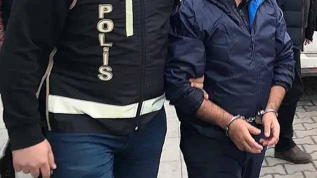Yunanistan ve Suriye sınırında 6'sı terör örgütü mensubu 12 kişi yakalandı
