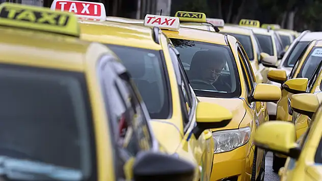 Yunanistan'ın başkenti Atina'da taksiciler 48 saatlik greve gitti