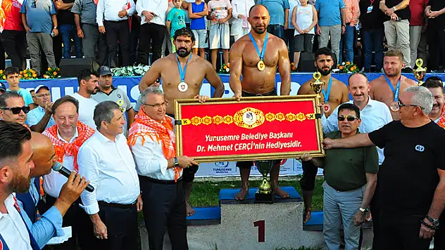 Yunusemre'de altın kemer Ali Gürbüz'ün oldu

