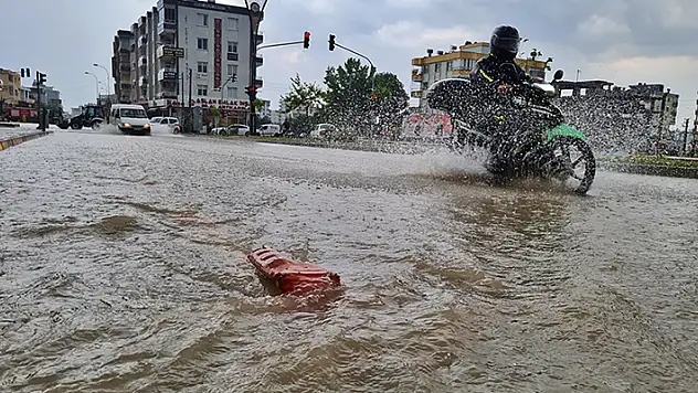 Yurdun bazı kesimleri için sağanak ve fırtına uyarısı


