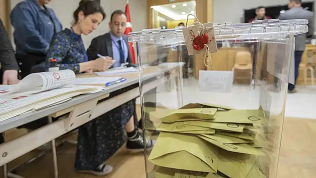 Yurt dışında 1 milyon 404 bin seçmen oy kullandı