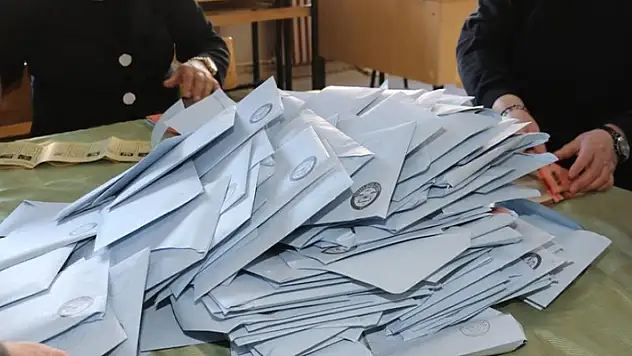 Yurt genelinde oyların sayımı sürüyor
