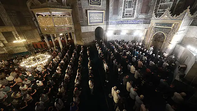 Yurt genelindeki camilerde 'şehitler ve mazlumlar' için dua edildi
