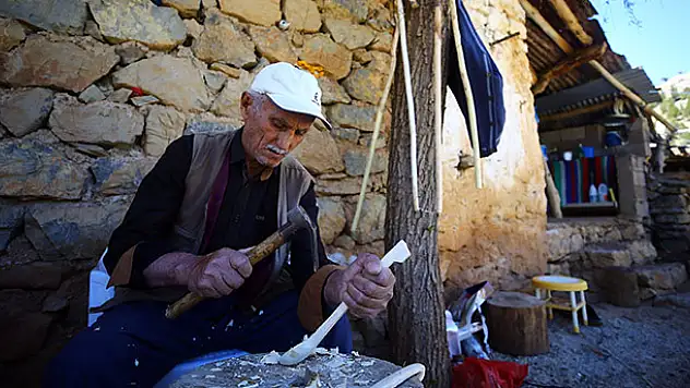 Yusuf dedenin 'şimşir kaşık ve baston' merakı