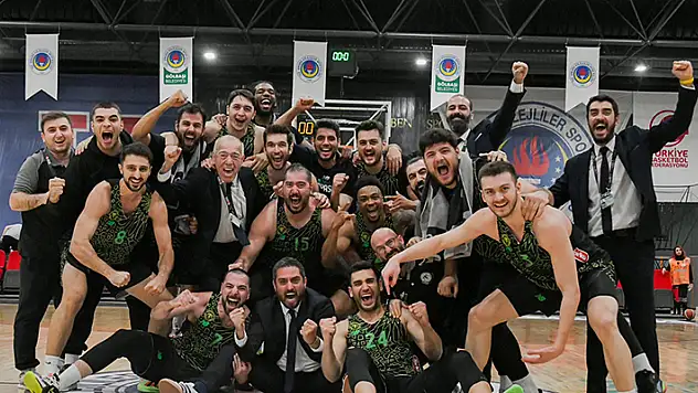 Yüzümüz potada gülüyor
