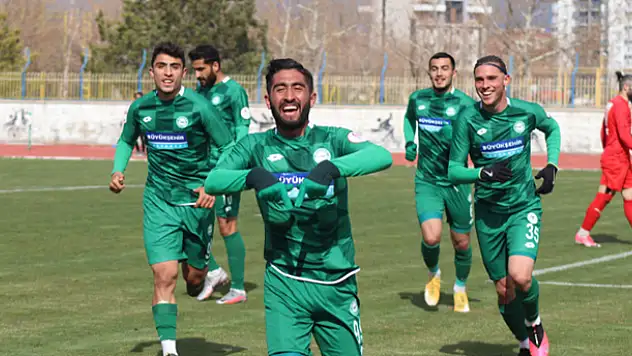 Yüzümüzü Yavru Kartal güldürdü