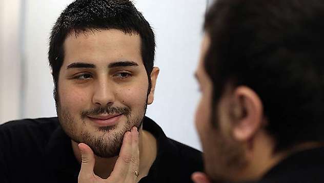 Yüzünün yarısı alınan hastaya bacağından yeni yüz yapıldı