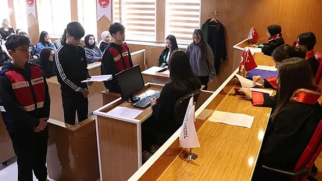 Zabıt katibi ve infaz koruma memuru adayı yetiştiren lise 1000'i aşkın mezun verdi
