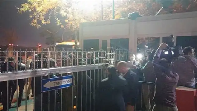 Zaman matbaasına korsan gazete baskını