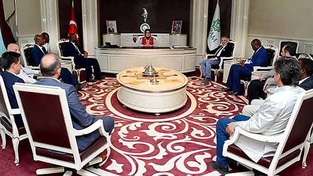 Zambia Büyükelçiliğinden Başkan Toru'ya ziyaret