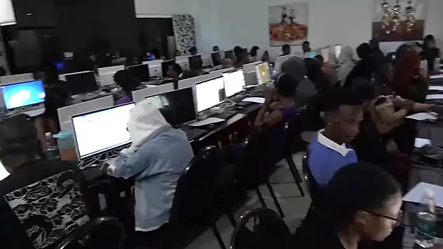 Zambiya'da internet dolandırıcılığı baskını: 77 gözaltı
