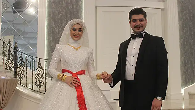 Zehra ile M. Mert dünyaevine girdi