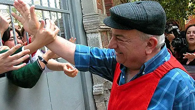 Zeki Alasya son yolculuğuna uğurlandı