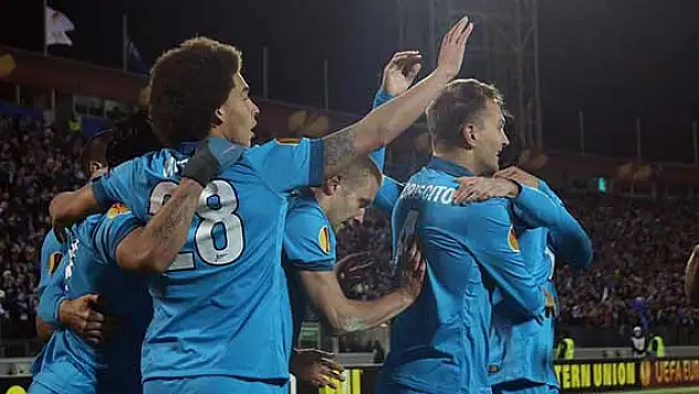 Zenit avantaj elde etti