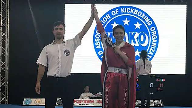 Zeynep Cankurt, Kick Boks'ta dünya ikincisi oldu