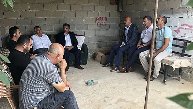 Zeyrek Konya'da toprak altında kalan şoförün ailesini ziyaret etti