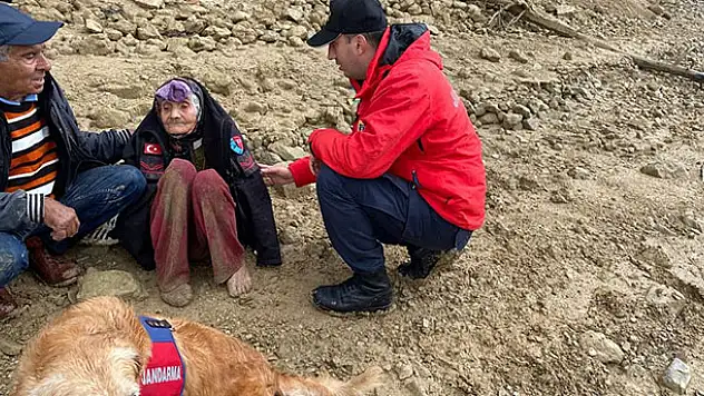 Zeytin toplamak için evden çıkan yaşlı kadın, 14 saat sonra bitkin halde bulundu