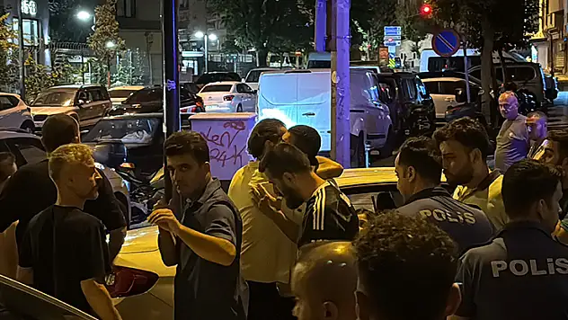 Zeytinburnu'nda intihar teşebbüsünde bulunan şahıs 5 saatin sonunda ikna edildi