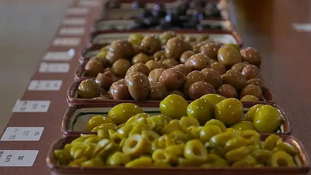 Zeytinin 'yok yılı'ndan 'var yılı'na zeytinyağı stoku fazlasıyla gidilecek
