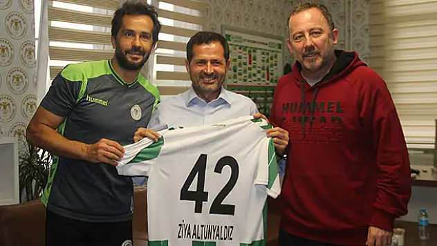 Ziya Altunyaldız'dan Atiker Konyaspor'a ziyaret