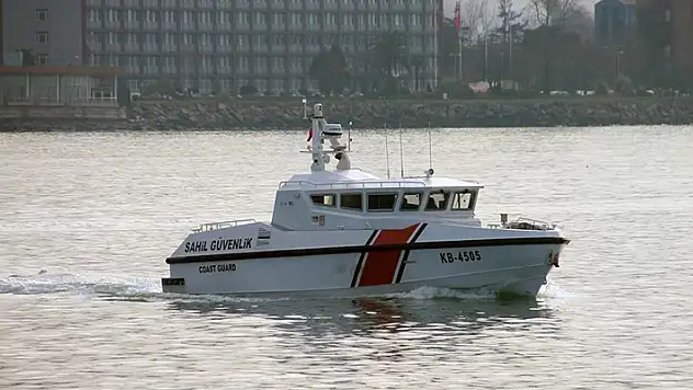 Zonguldak'ta batan geminin kayıp 7 personelini arama çalışmaları sürüyor
