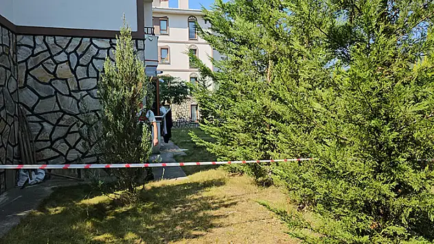 Zonguldak'ta kan donduran olay! Annesi ve anneannesini öldürüp, ceset parçalarını camdan attı