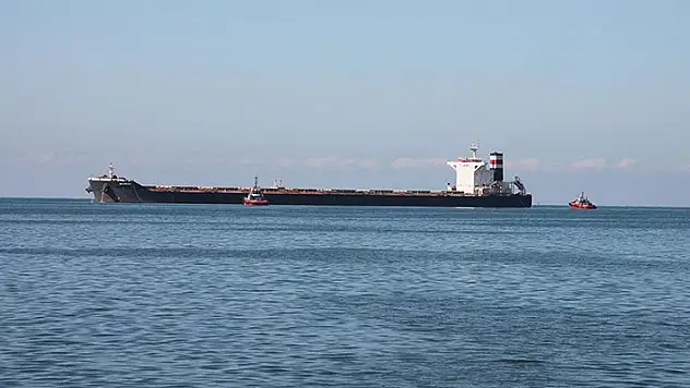 Zonguldak'ta kargo gemisi karaya oturdu

