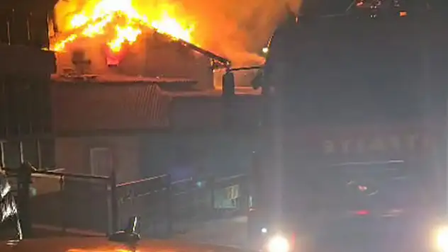 Zonguldak'ta 3 katlı apartmanda yangın: 1 kişi dumandan etkilendi
