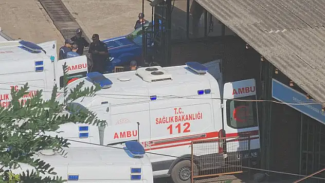 Zonguldak'ta göçük altında kalan 5 madenciden 4'ü kurtarıldı