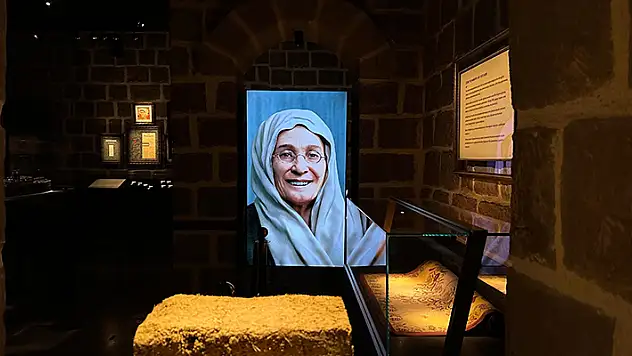Zübeyde Hanım'ın renkli gözleri, ilk kez Anne Müzesi'nde vücut buldu

