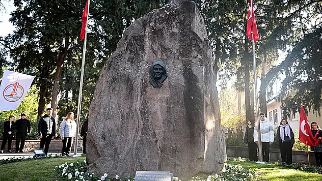 Zübeyde Hanım vefatının 101. yılında mezarı başında anıldı

