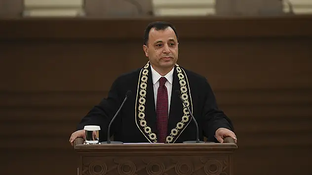 Zühtü Arslan yeniden AYM Başkanı seçildi