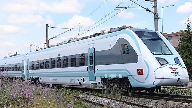 Türkiye'nin milli treninden rekor! Raylarda hız sınırlarını zorladı