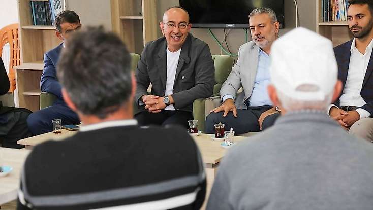 Başkan Kavuş hizmet için vatandaşın kapısını çaldı