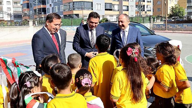 Başkan Kılca ilk ders zilinde öğrencilerle buluştu