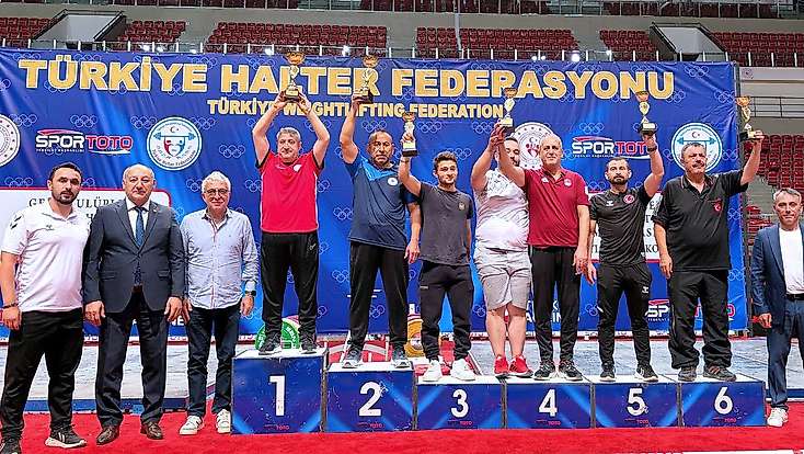 Karatay Belediyesporlu haltercilerden çifte başarı
