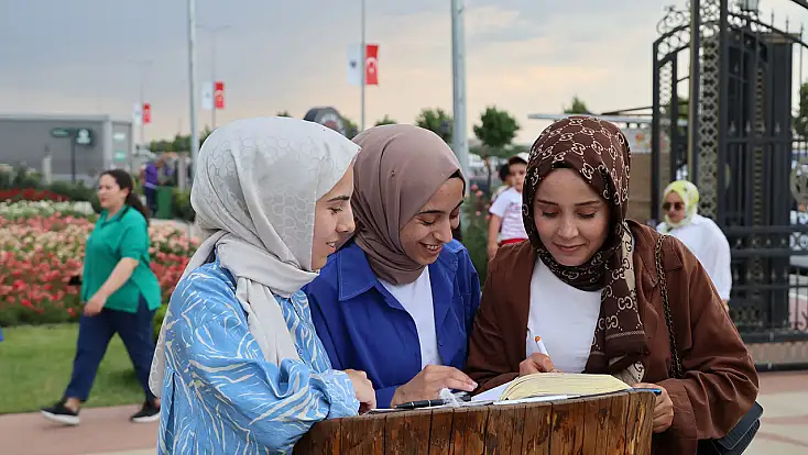 Karatay hatıralarda iz bırakıyor