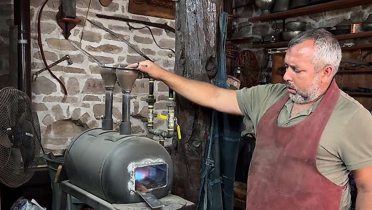 Konya’da 1000 derecelik ocaktan çıkan eşsiz bıçaklar