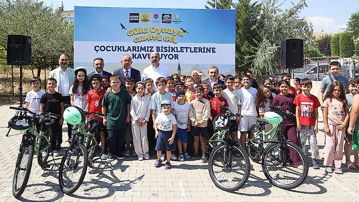 Konya'da 116 bin çocuk camiyle ve bisikletle buluştu