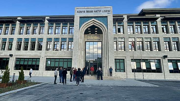Konya’da 75 yıllık eğitim yuvası yeni binasına kavuştu