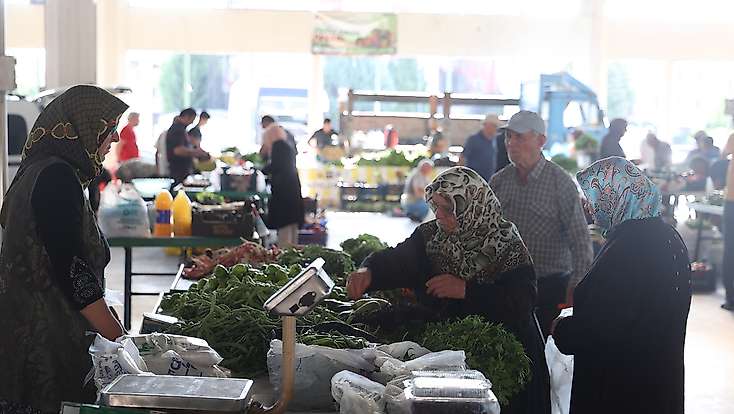 Konya'da aracısız yerli pazar: Üretici de tüketici de memnun