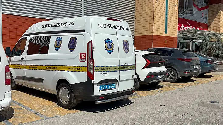 Konya'da AVM'de çıkan bıçaklı kavga can aldı
