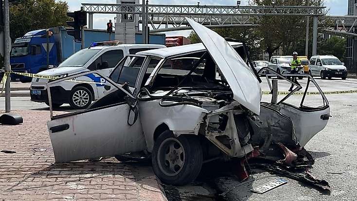 Konya’da feci kaza: 3’ü ağır 4 yaralı