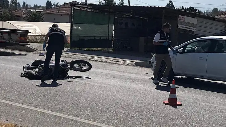 Konya'da feci kaza! Otomobilin çarptığı motosikletin sürücüsü ağır yaralandı