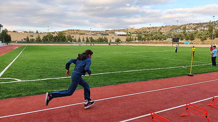 Konya'da gönüllü antrenörler, geleceğin şampiyonlarını hazırlıyor