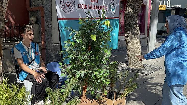 Konya'da iklim seferberliği: Zafer Meydanı'nda tohumlar dağıtıldı