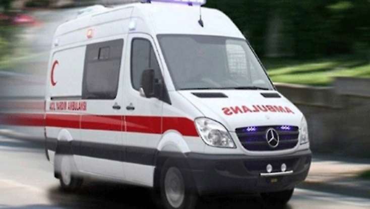 Konya'da kamyonet ile minibüs çarpıştı