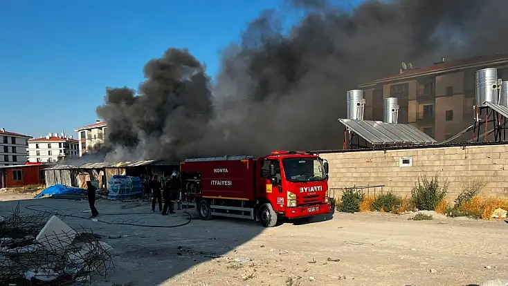 Konya'da konteynerler alev aldı